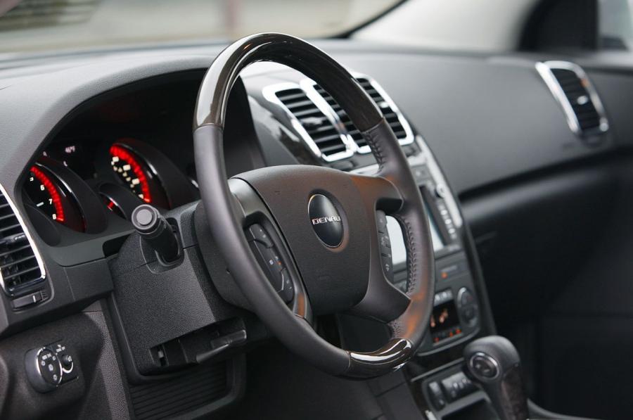  GMC Acadia Denali 2011 года  (фото 31 из 53)